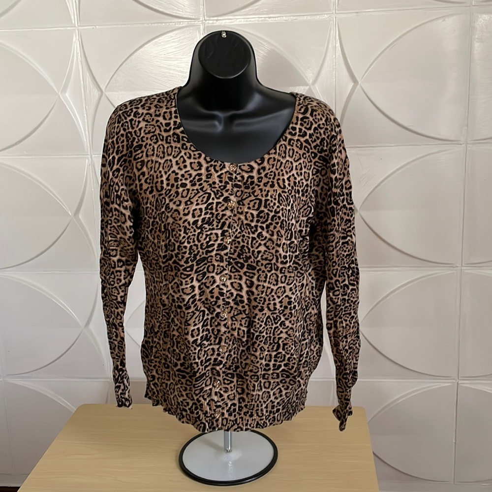 Jacqueline Smith leopard sweater